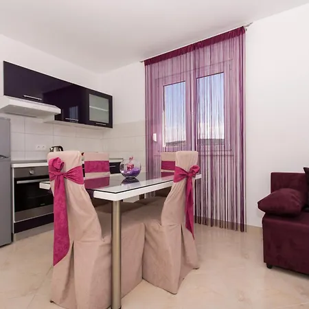 Braco Апартаменти Трогір